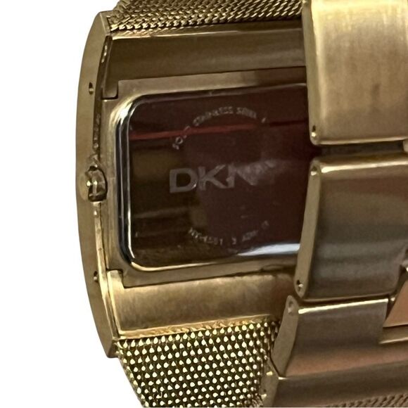 DKNY Women's Square Dial Steel Mesh Gold-Tone Watch NY4551 EUC - Picture 2 of 5